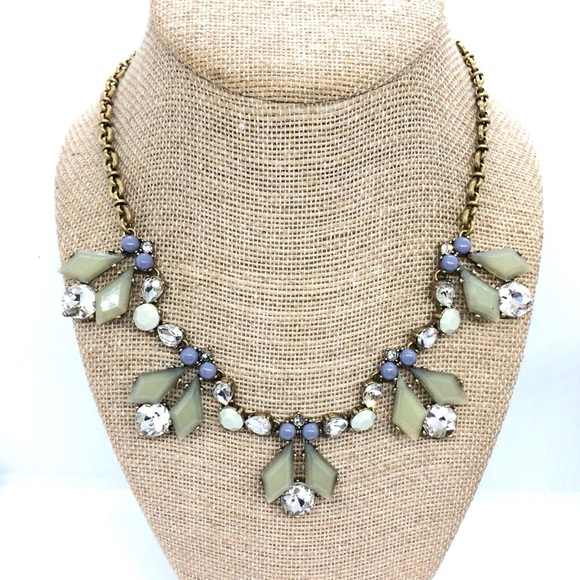 J. CREW ANTIQUE GOLD TONE BLUE PISTACHIO GREEN RHINESTONES NECKLACE STATEMENT - Picture 1 of 12